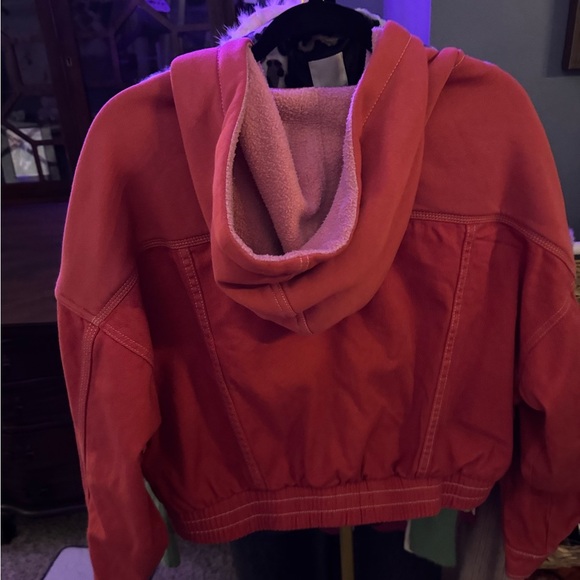 Urban outfitters cropped jacket red denim and sweatshirt size large - Picture 2 of 4